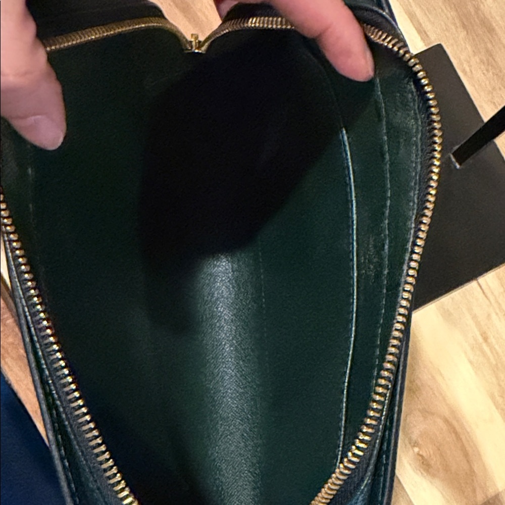 Louis Vuitton Baikal clutch bag made from green Taiga - Picture 6 of 13